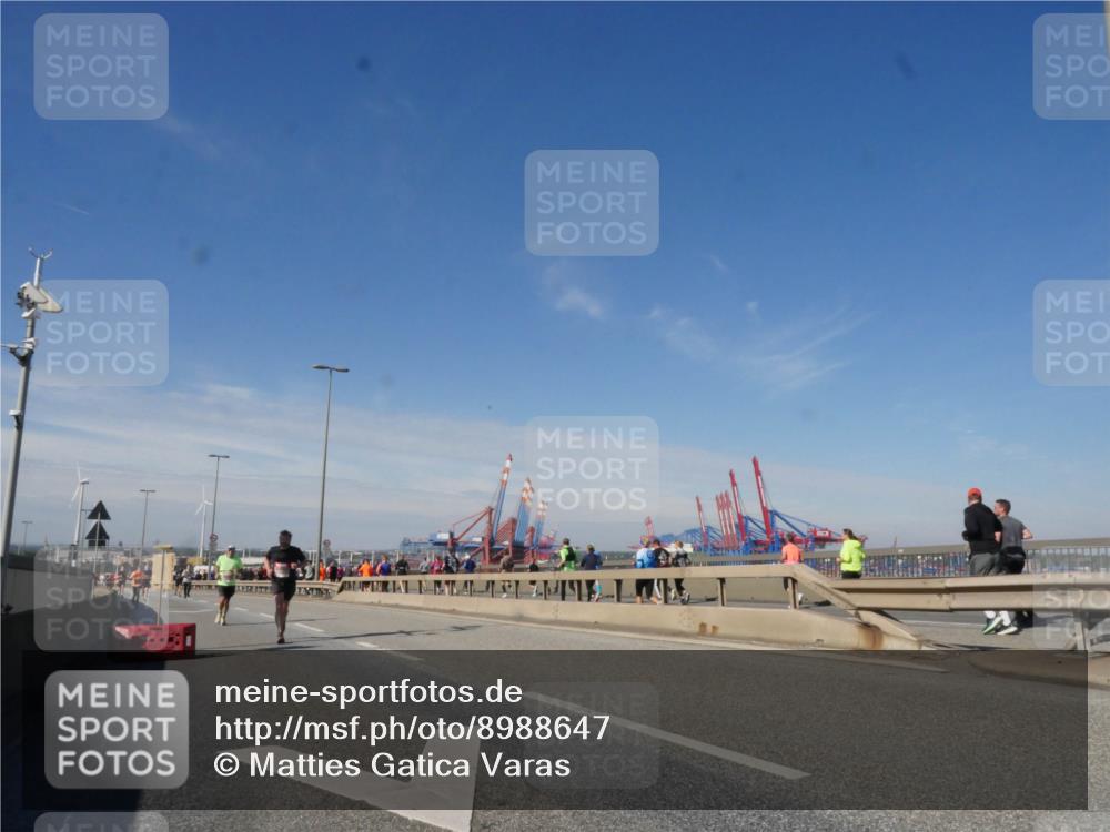 03.10.2025 - Köhlbrandbrückenlauf Matties Gatica Varas http://msf.ph/oto/8988647 03.10.2025 12:34:57 Position 2  meine-sportfotos.de