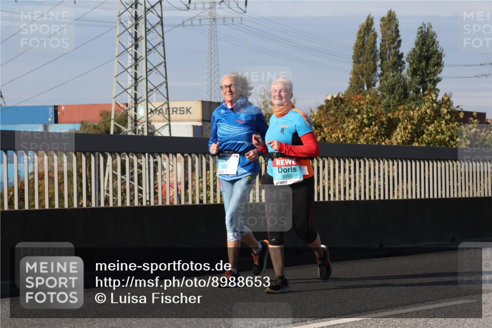 03.10.2025 - Köhlbrandbrückenlauf Luisa Fischer http://msf.ph/oto/8988653 03.10.2025 11:25:13 Position 3 3092, 3093 meine-sportfotos.de