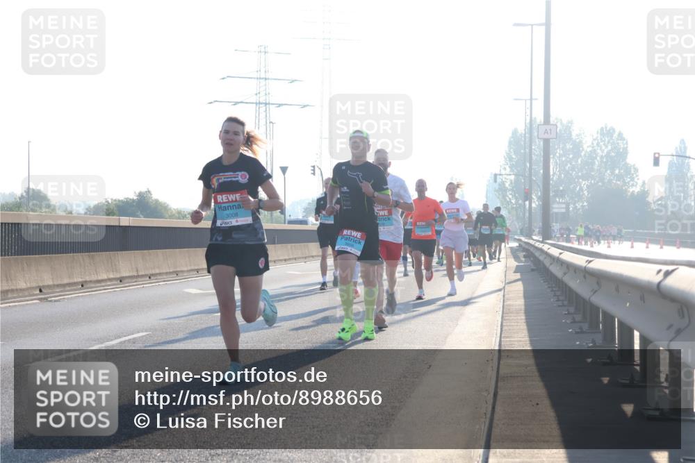 03.10.2025 - Köhlbrandbrückenlauf Luisa Fischer http://msf.ph/oto/8988656 03.10.2025 10:11:51 Position 3 3008, 1 meine-sportfotos.de