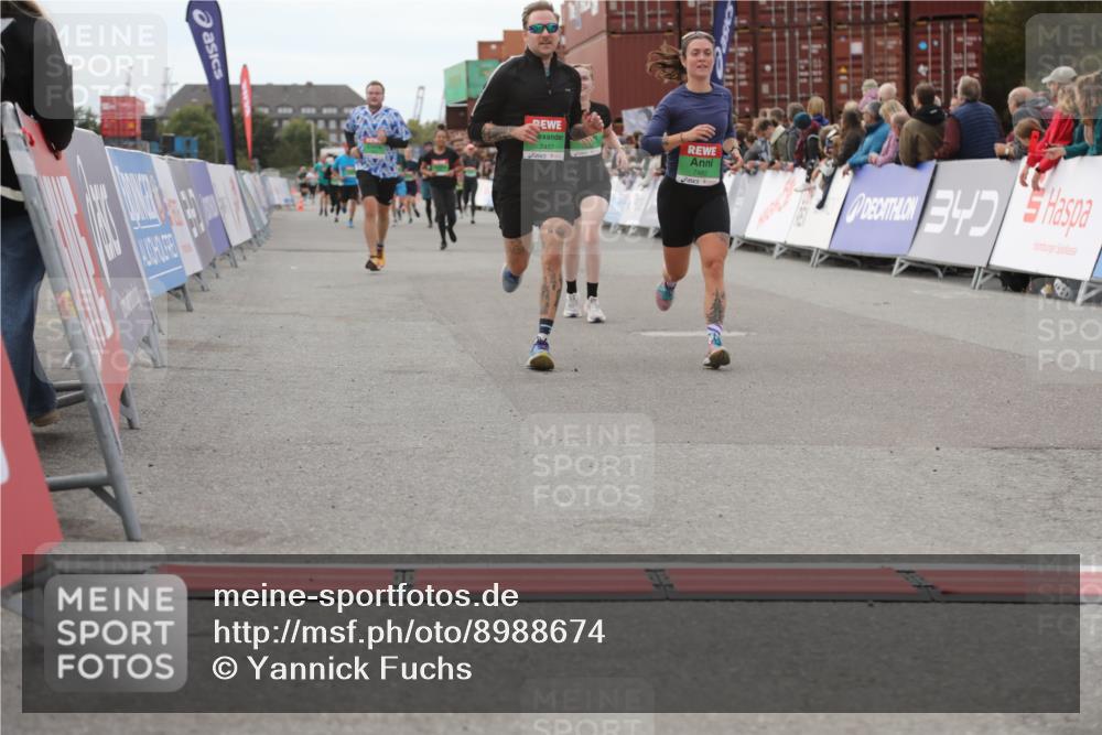 03.10.2025 - Köhlbrandbrückenlauf Yannick Fuchs http://msf.ph/oto/8988674 03.10.2025 16:12:47 Ziel 7358, 7443, 7457, 7482, 7653, 9296, 9307 meine-sportfotos.de