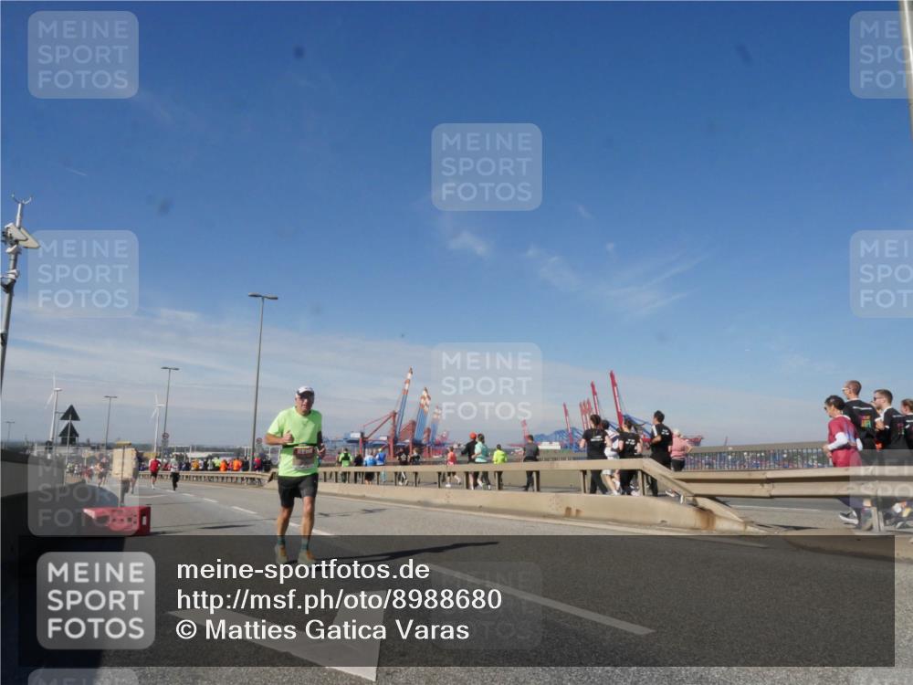 03.10.2025 - Köhlbrandbrückenlauf Matties Gatica Varas http://msf.ph/oto/8988680 03.10.2025 12:35:01 Position 2  meine-sportfotos.de