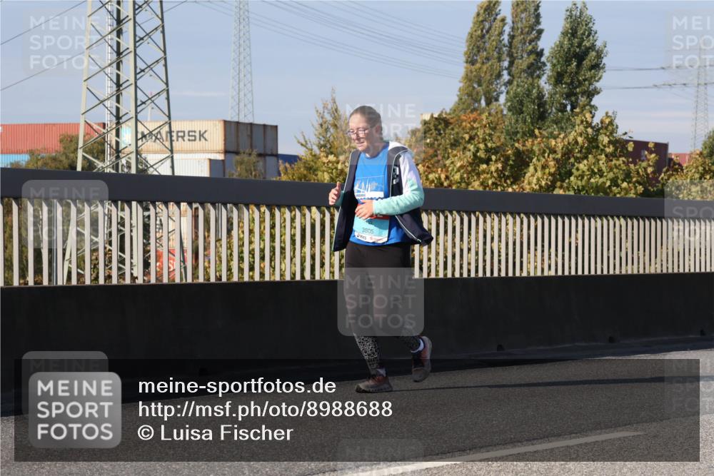 03.10.2025 - Köhlbrandbrückenlauf Luisa Fischer http://msf.ph/oto/8988688 03.10.2025 11:25:22 Position 3 3805 meine-sportfotos.de