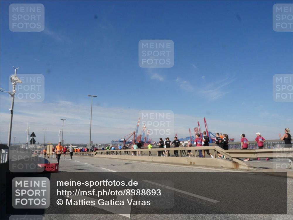 03.10.2025 - Köhlbrandbrückenlauf Matties Gatica Varas http://msf.ph/oto/8988693 03.10.2025 12:35:03 Position 2  meine-sportfotos.de