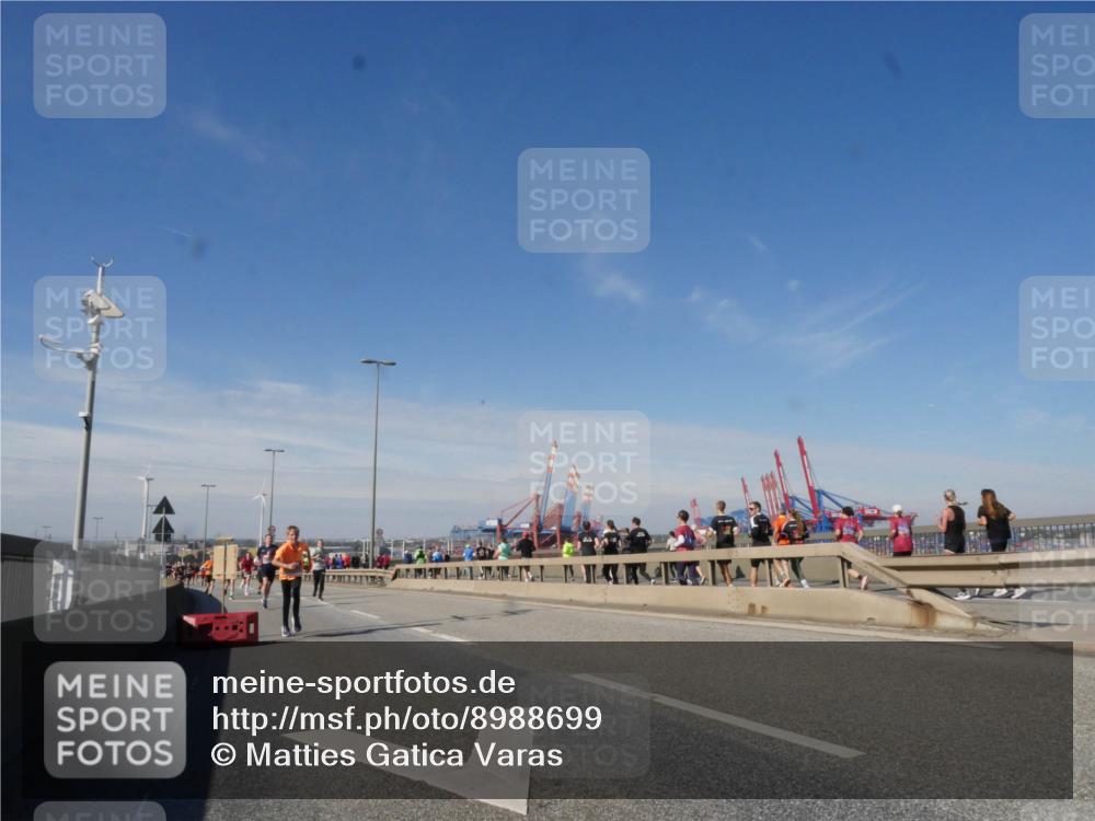 03.10.2025 - Köhlbrandbrückenlauf Matties Gatica Varas http://msf.ph/oto/8988699 03.10.2025 12:35:04 Position 2  meine-sportfotos.de