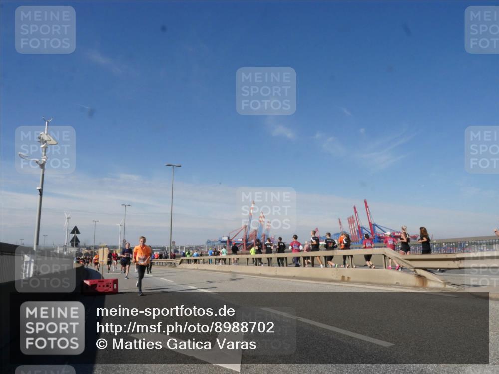 03.10.2025 - Köhlbrandbrückenlauf Matties Gatica Varas http://msf.ph/oto/8988702 03.10.2025 12:35:04 Position 2  meine-sportfotos.de