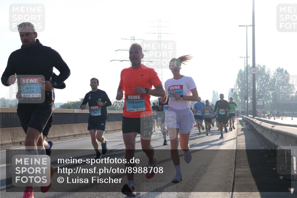 03.10.2025 - Köhlbrandbrückenlauf Luisa Fischer http://msf.ph/oto/8988708 03.10.2025 10:11:54 Position 3 3718, 1012, 1 meine-sportfotos.de