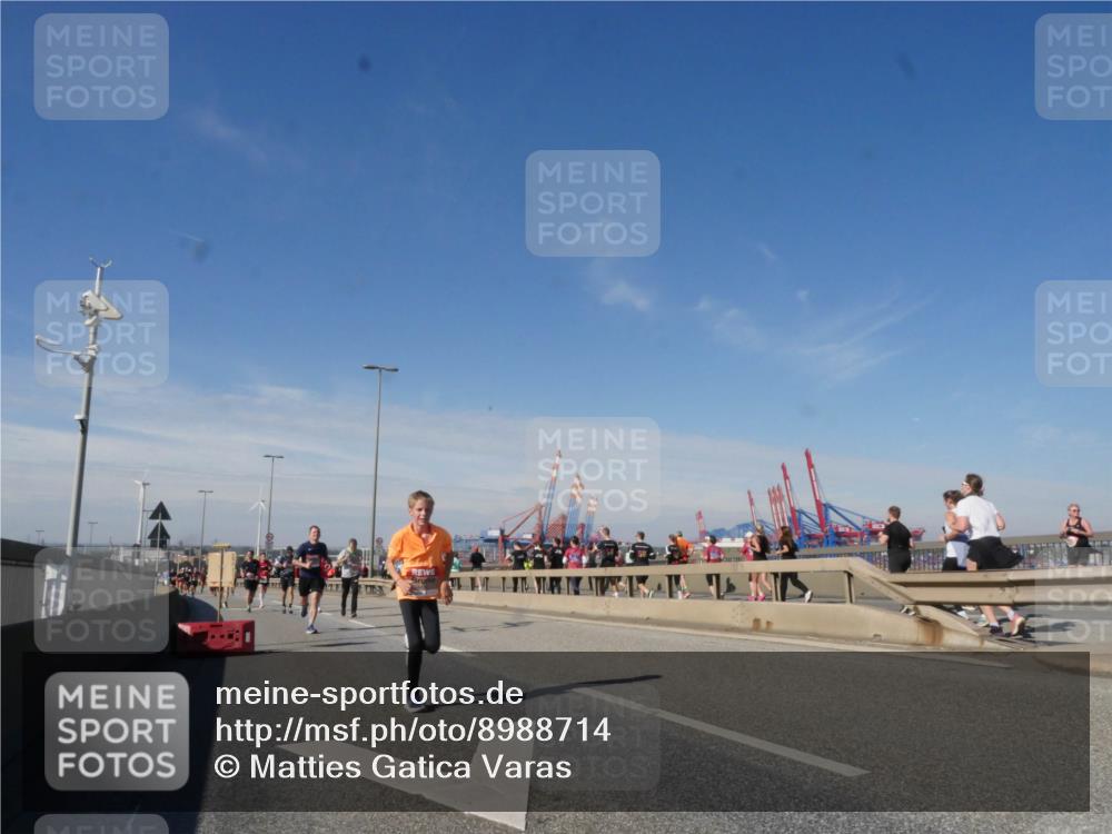 03.10.2025 - Köhlbrandbrückenlauf Matties Gatica Varas http://msf.ph/oto/8988714 03.10.2025 12:35:06 Position 2  meine-sportfotos.de