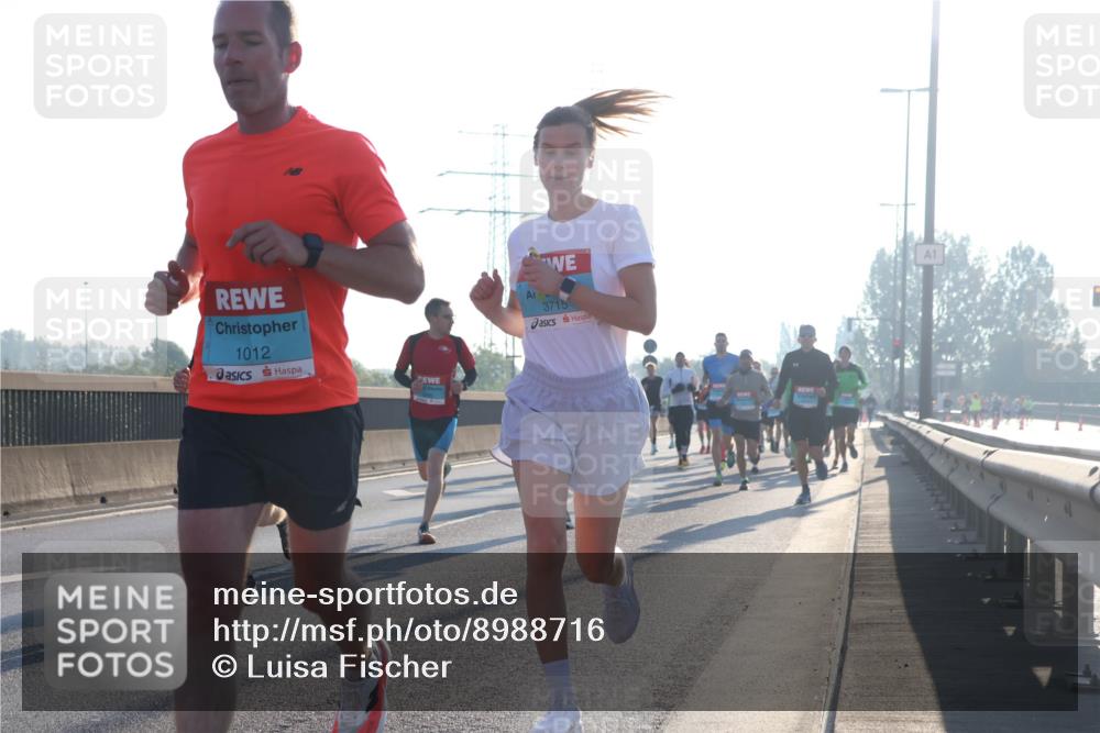 03.10.2025 - Köhlbrandbrückenlauf Luisa Fischer http://msf.ph/oto/8988716 03.10.2025 10:11:55 Position 3 1012, 3715 meine-sportfotos.de