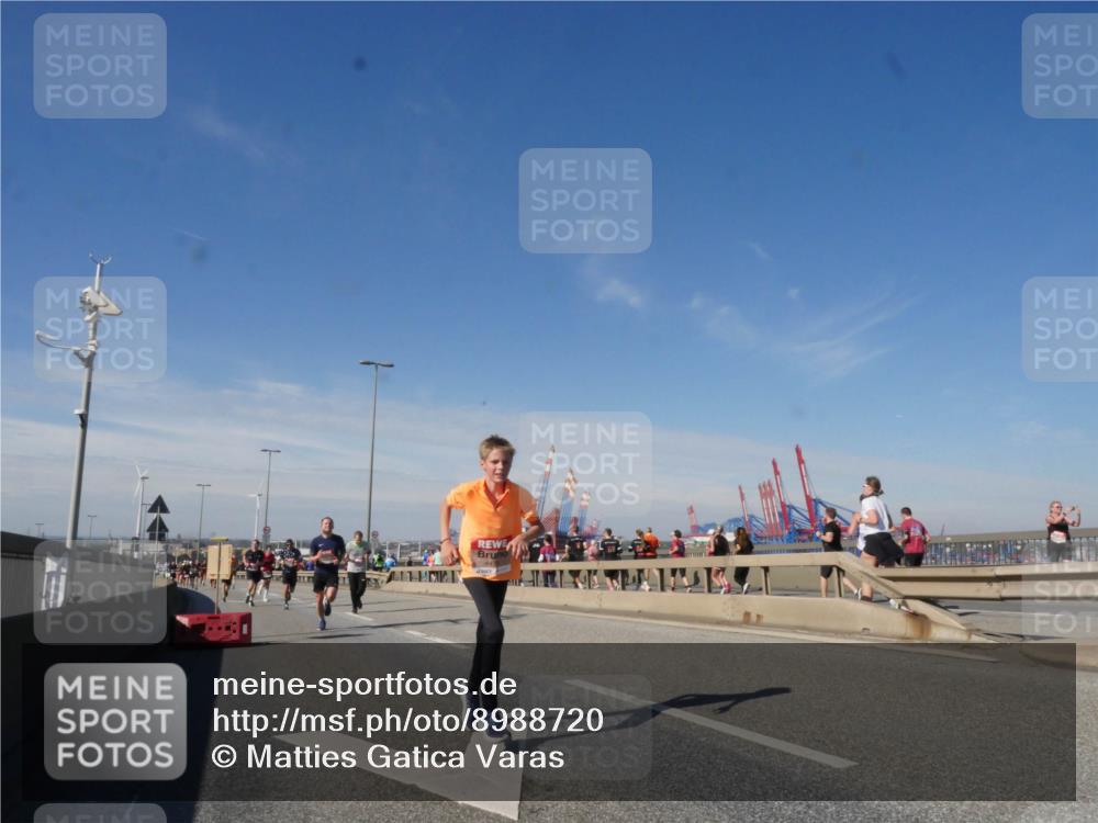 03.10.2025 - Köhlbrandbrückenlauf Matties Gatica Varas http://msf.ph/oto/8988720 03.10.2025 12:35:06 Position 2  meine-sportfotos.de