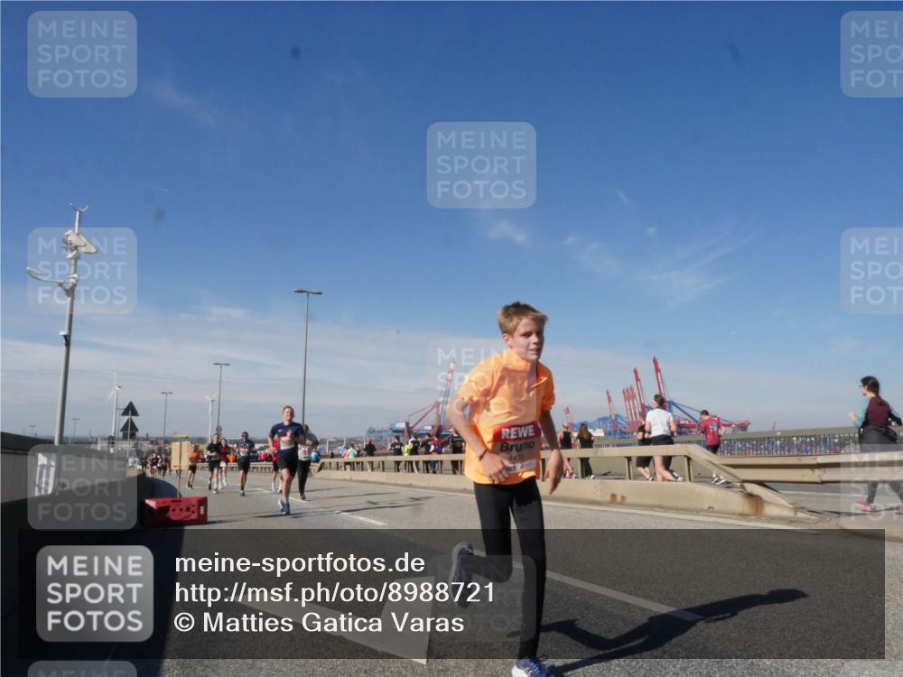 03.10.2025 - Köhlbrandbrückenlauf Matties Gatica Varas http://msf.ph/oto/8988721 03.10.2025 12:35:07 Position 2 4478 meine-sportfotos.de