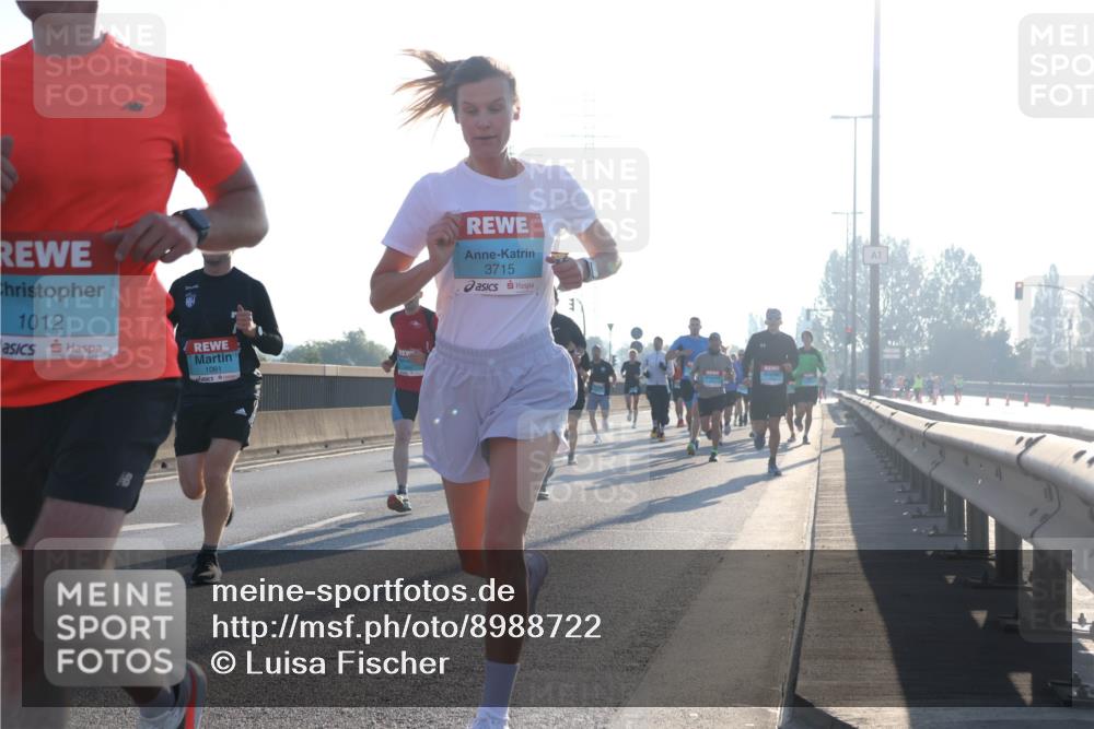 03.10.2025 - Köhlbrandbrückenlauf Luisa Fischer http://msf.ph/oto/8988722 03.10.2025 10:11:55 Position 3 1012, 1061, 3715, 1 meine-sportfotos.de