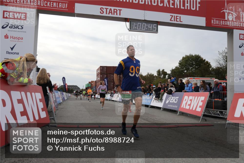 03.10.2025 - Köhlbrandbrückenlauf Yannick Fuchs http://msf.ph/oto/8988724 03.10.2025 16:00:43 Ziel 7189, 7223, 7259, 7522, 7561, 7584, 7600, 8811, 8940 meine-sportfotos.de