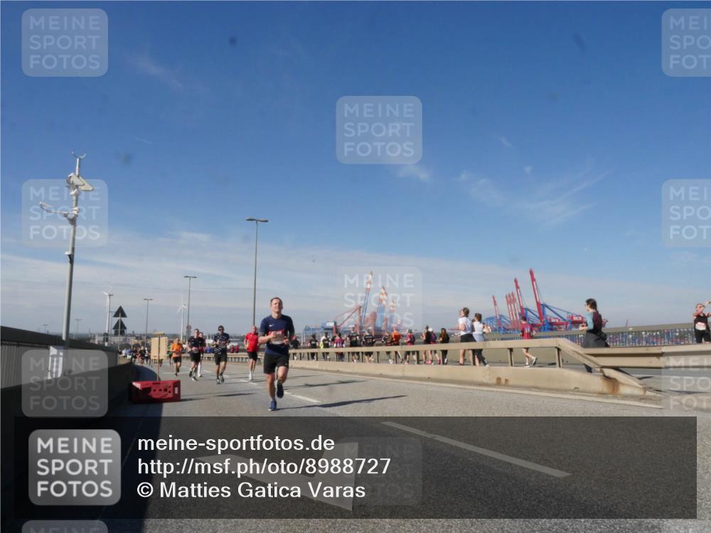 03.10.2025 - Köhlbrandbrückenlauf Matties Gatica Varas http://msf.ph/oto/8988727 03.10.2025 12:35:08 Position 2  meine-sportfotos.de
