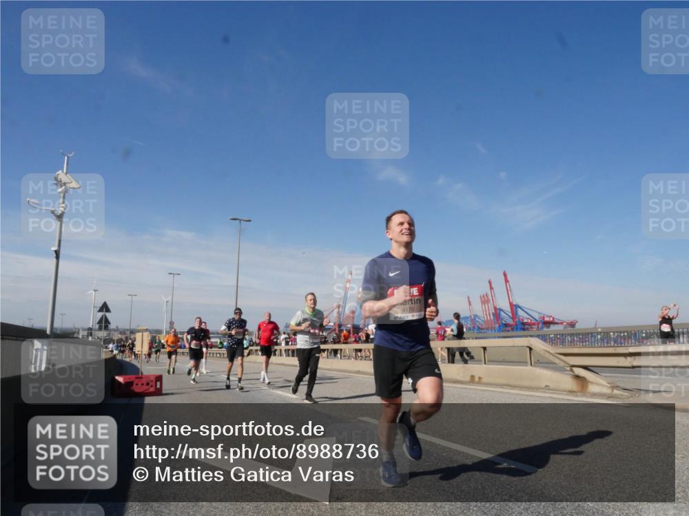 03.10.2025 - Köhlbrandbrückenlauf Matties Gatica Varas http://msf.ph/oto/8988736 03.10.2025 12:35:09 Position 2 4170 meine-sportfotos.de