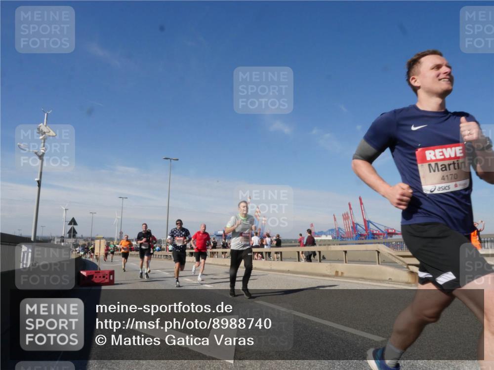 03.10.2025 - Köhlbrandbrückenlauf Matties Gatica Varas http://msf.ph/oto/8988740 03.10.2025 12:35:10 Position 2 4170 meine-sportfotos.de