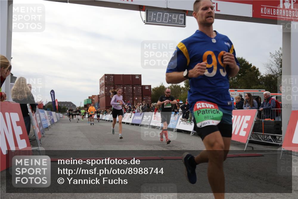 03.10.2025 - Köhlbrandbrückenlauf Yannick Fuchs http://msf.ph/oto/8988744 03.10.2025 16:00:43 Ziel 7189, 7223, 7259, 7522, 7561, 7584, 7600, 8811, 8940 meine-sportfotos.de