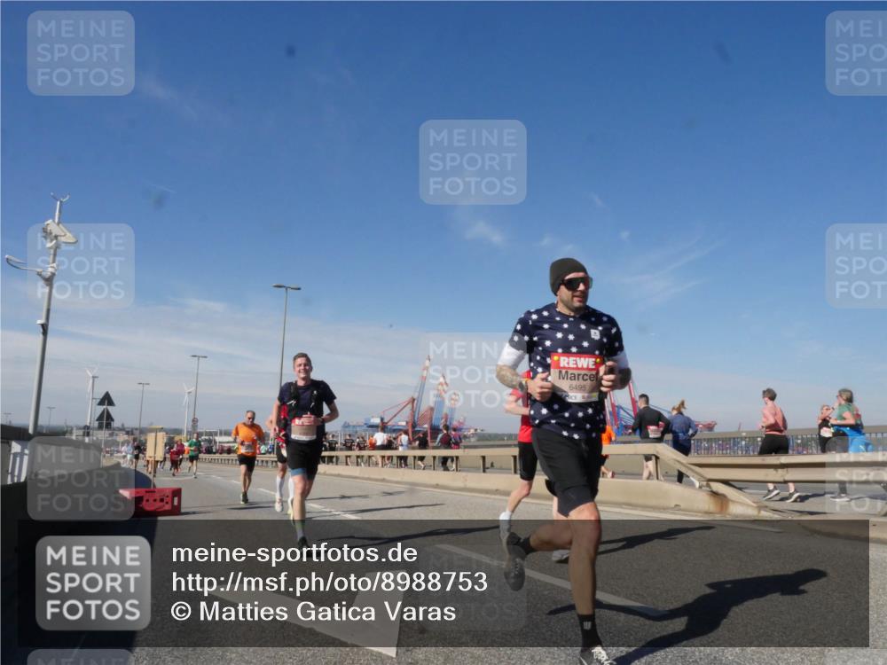 03.10.2025 - Köhlbrandbrückenlauf Matties Gatica Varas http://msf.ph/oto/8988753 03.10.2025 12:35:12 Position 2 6495 meine-sportfotos.de