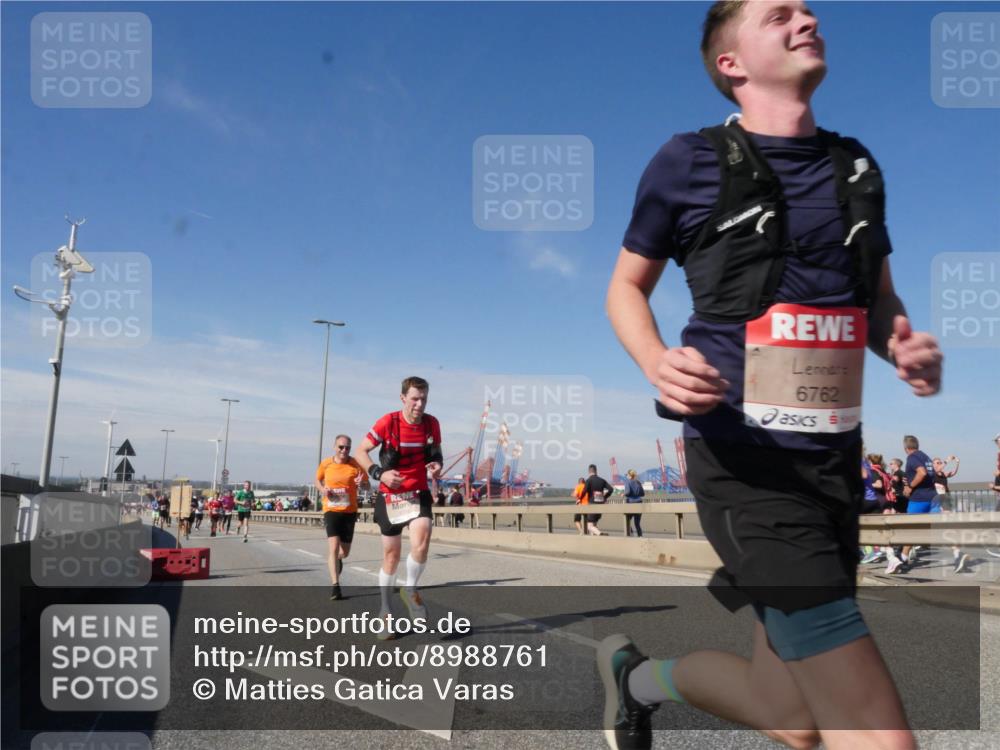 03.10.2025 - Köhlbrandbrückenlauf Matties Gatica Varas http://msf.ph/oto/8988761 03.10.2025 12:35:13 Position 2 6762 meine-sportfotos.de