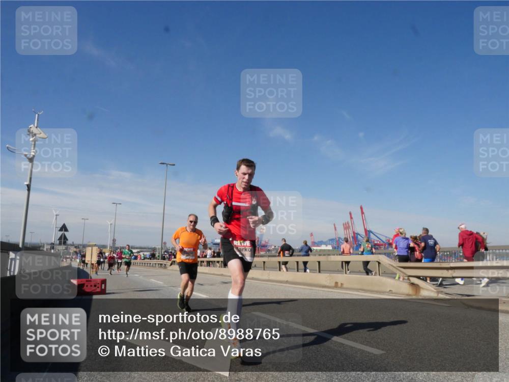 03.10.2025 - Köhlbrandbrückenlauf Matties Gatica Varas http://msf.ph/oto/8988765 03.10.2025 12:35:14 Position 2  meine-sportfotos.de