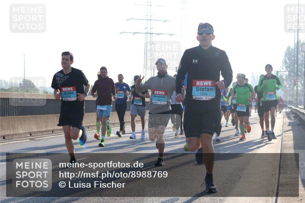 03.10.2025 - Köhlbrandbrückenlauf Luisa Fischer http://msf.ph/oto/8988769 03.10.2025 10:11:58 Position 3 2722, 1007, 1034 meine-sportfotos.de