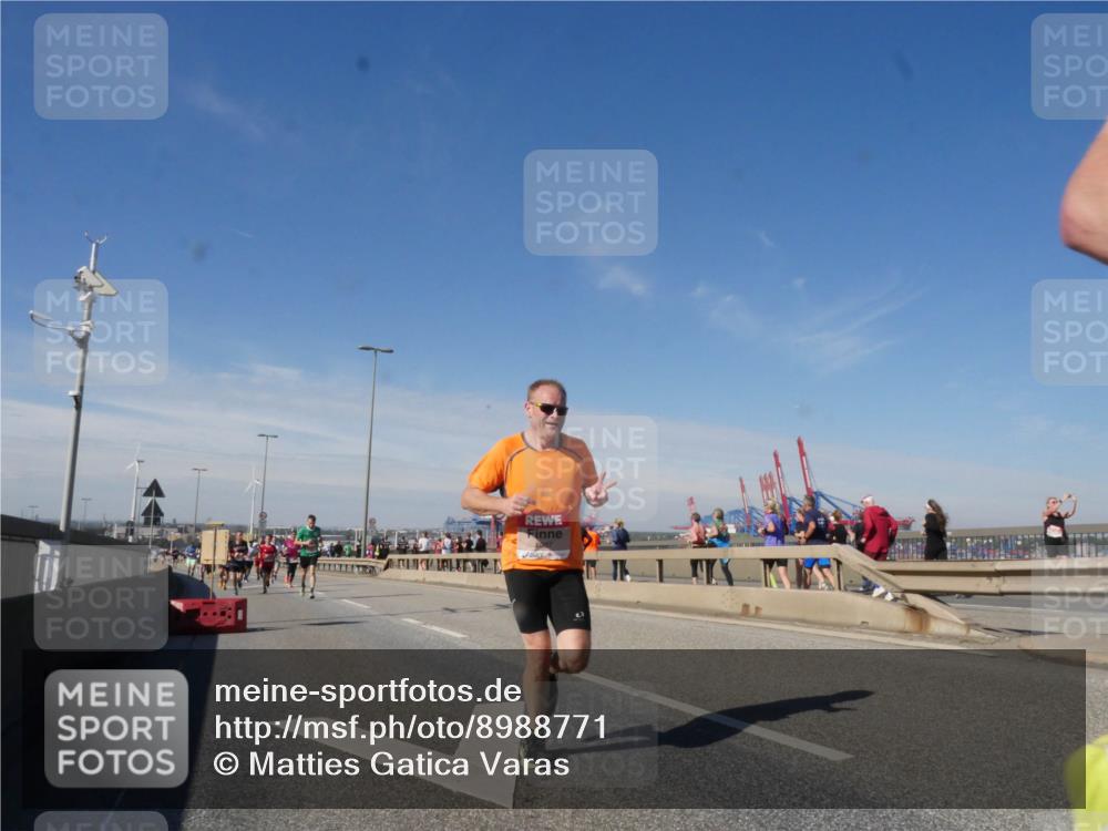 03.10.2025 - Köhlbrandbrückenlauf Matties Gatica Varas http://msf.ph/oto/8988771 03.10.2025 12:35:15 Position 2  meine-sportfotos.de