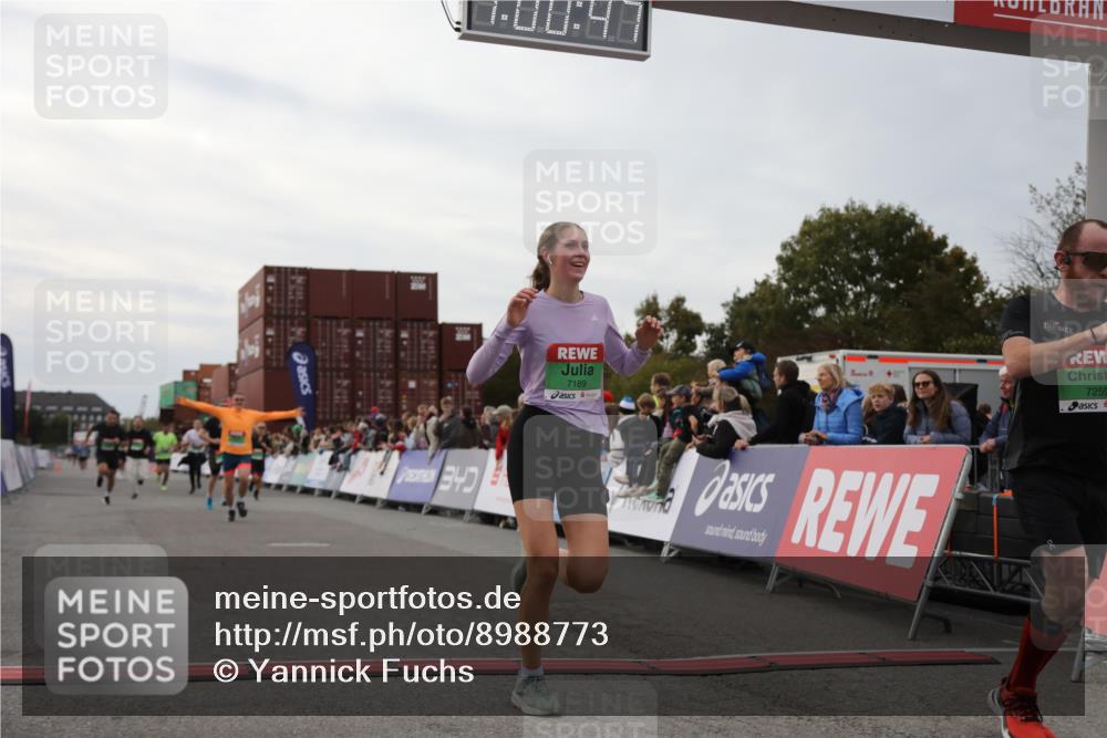 03.10.2025 - Köhlbrandbrückenlauf Yannick Fuchs http://msf.ph/oto/8988773 03.10.2025 16:00:45 Ziel 7189, 7223, 7259, 7522, 7561, 7584, 7600, 8811, 8883, 8940 meine-sportfotos.de