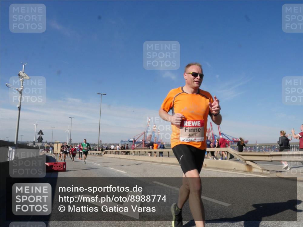 03.10.2025 - Köhlbrandbrückenlauf Matties Gatica Varas http://msf.ph/oto/8988774 03.10.2025 12:35:15 Position 2 4037 meine-sportfotos.de