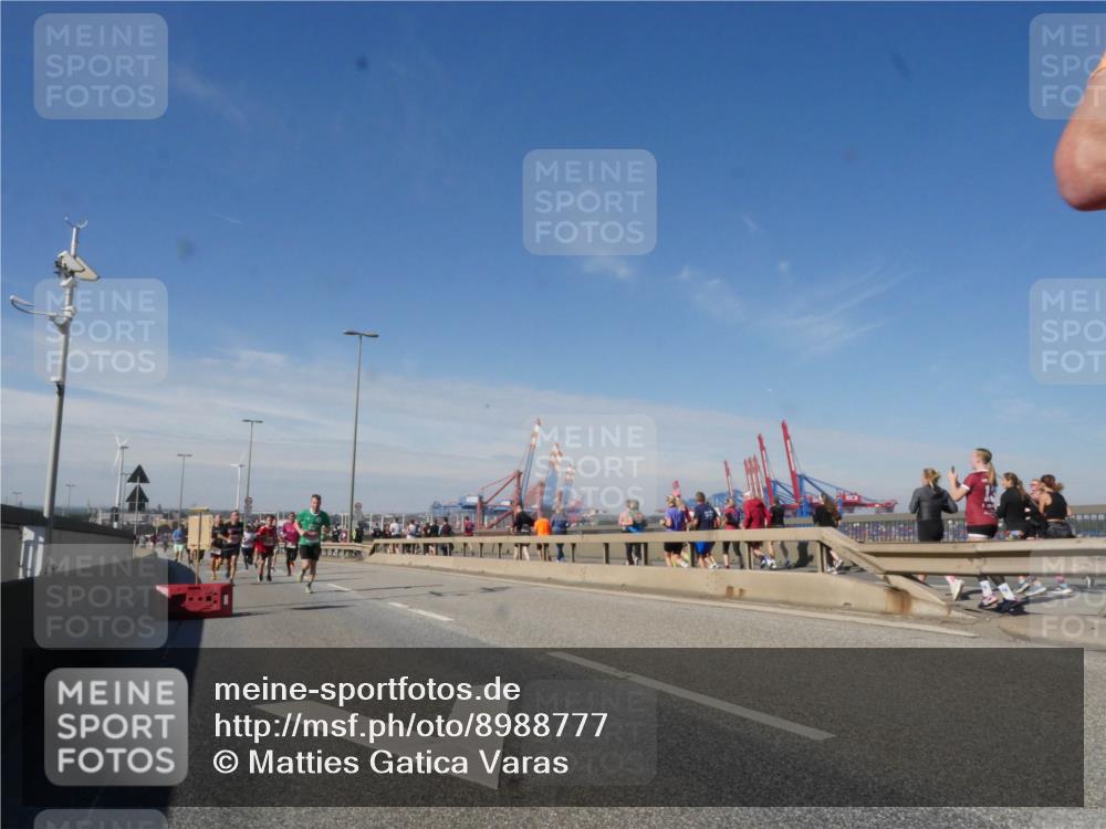 03.10.2025 - Köhlbrandbrückenlauf Matties Gatica Varas http://msf.ph/oto/8988777 03.10.2025 12:35:16 Position 2  meine-sportfotos.de
