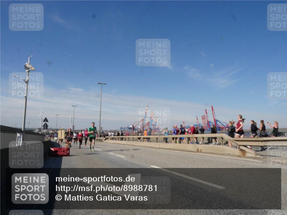 03.10.2025 - Köhlbrandbrückenlauf Matties Gatica Varas http://msf.ph/oto/8988781 03.10.2025 12:35:16 Position 2  meine-sportfotos.de