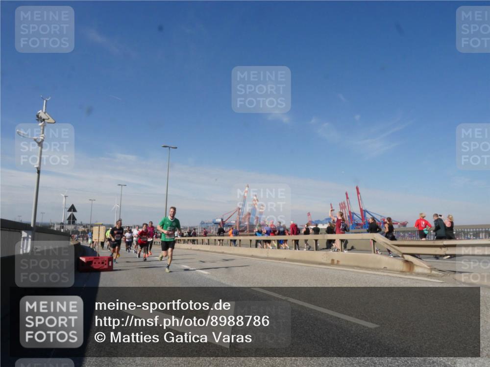 03.10.2025 - Köhlbrandbrückenlauf Matties Gatica Varas http://msf.ph/oto/8988786 03.10.2025 12:35:17 Position 2  meine-sportfotos.de