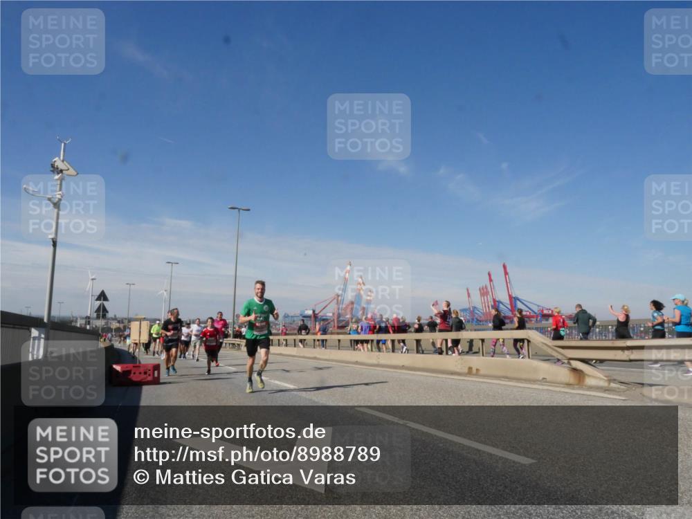 03.10.2025 - Köhlbrandbrückenlauf Matties Gatica Varas http://msf.ph/oto/8988789 03.10.2025 12:35:17 Position 2  meine-sportfotos.de