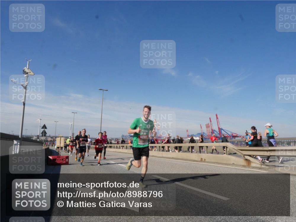 03.10.2025 - Köhlbrandbrückenlauf Matties Gatica Varas http://msf.ph/oto/8988796 03.10.2025 12:35:18 Position 2  meine-sportfotos.de