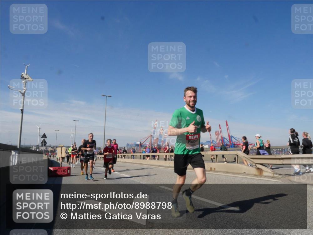 03.10.2025 - Köhlbrandbrückenlauf Matties Gatica Varas http://msf.ph/oto/8988798 03.10.2025 12:35:19 Position 2  meine-sportfotos.de