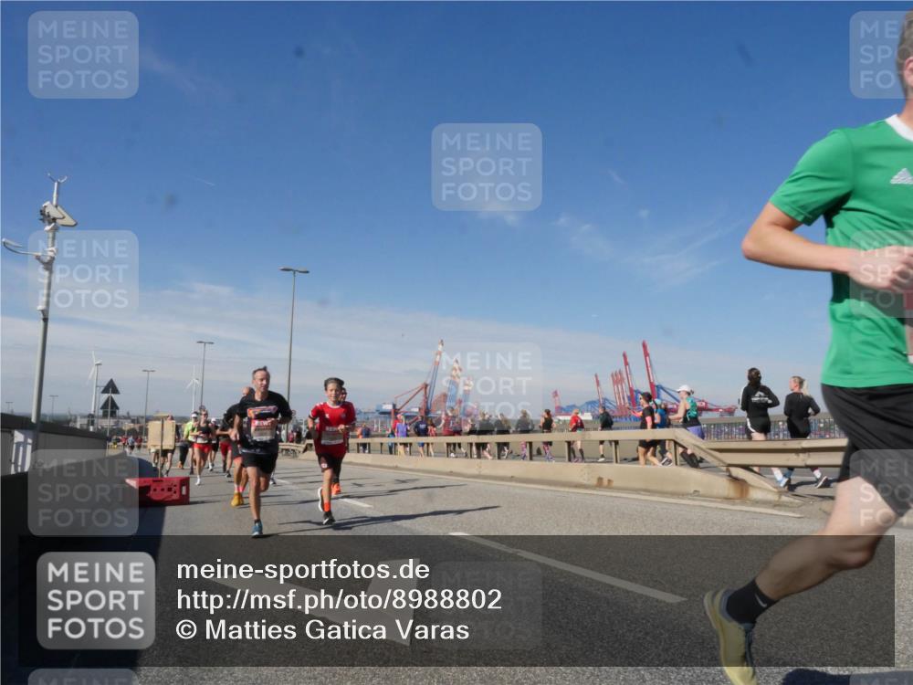 03.10.2025 - Köhlbrandbrückenlauf Matties Gatica Varas http://msf.ph/oto/8988802 03.10.2025 12:35:19 Position 2  meine-sportfotos.de