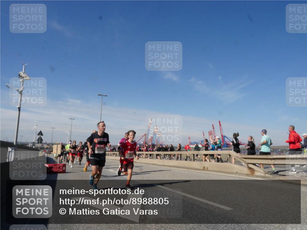 03.10.2025 - Köhlbrandbrückenlauf Matties Gatica Varas http://msf.ph/oto/8988805 03.10.2025 12:35:20 Position 2  meine-sportfotos.de