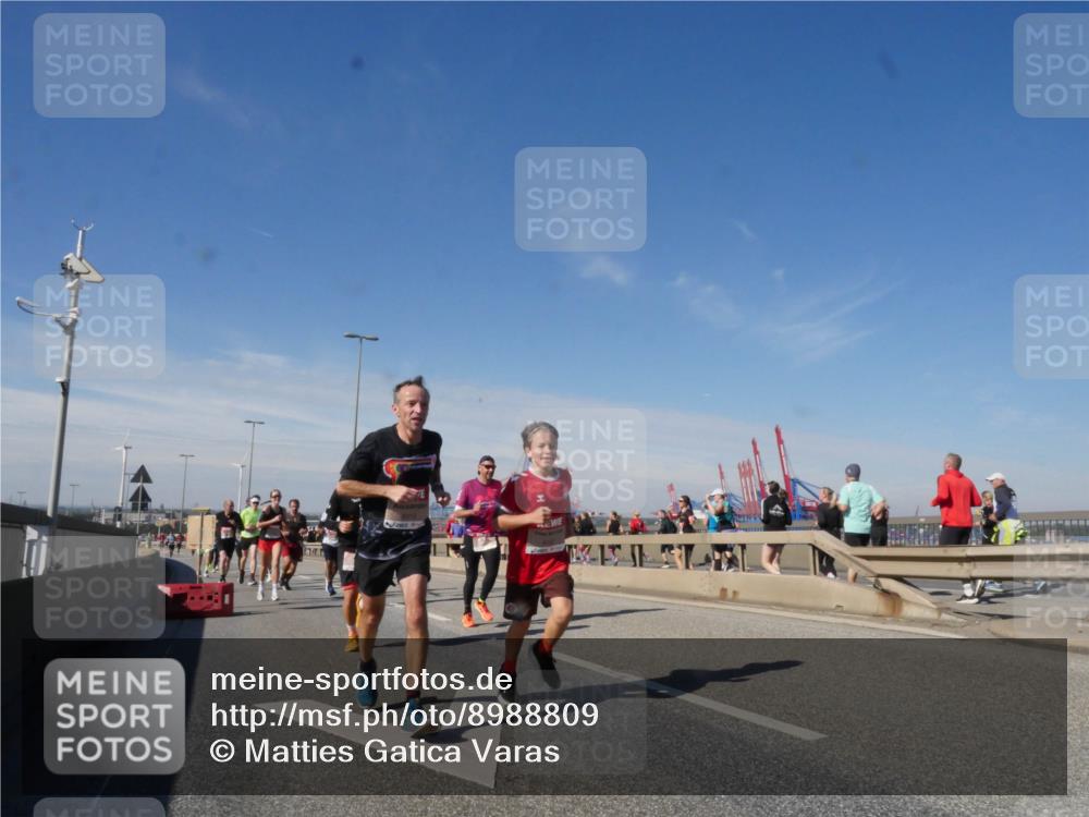 03.10.2025 - Köhlbrandbrückenlauf Matties Gatica Varas http://msf.ph/oto/8988809 03.10.2025 12:35:20 Position 2  meine-sportfotos.de