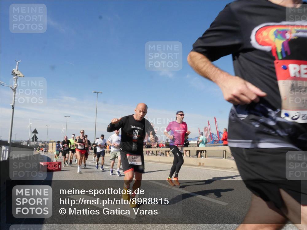 03.10.2025 - Köhlbrandbrückenlauf Matties Gatica Varas http://msf.ph/oto/8988815 03.10.2025 12:35:21 Position 2 6266, 67, 63 meine-sportfotos.de