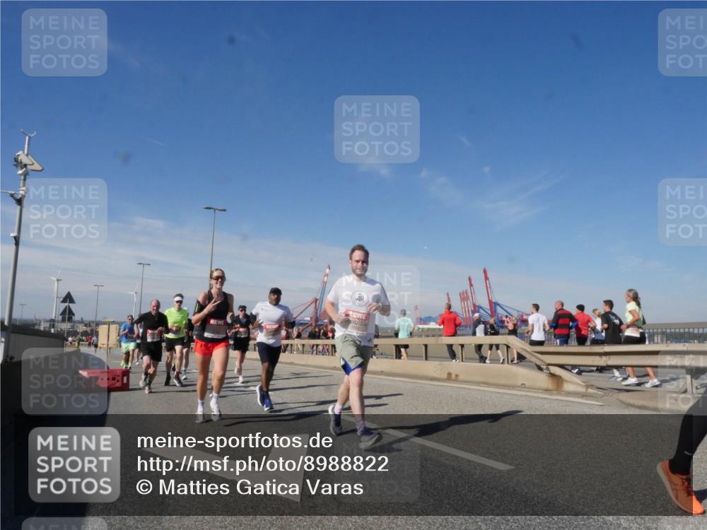 03.10.2025 - Köhlbrandbrückenlauf Matties Gatica Varas http://msf.ph/oto/8988822 03.10.2025 12:35:22 Position 2  meine-sportfotos.de