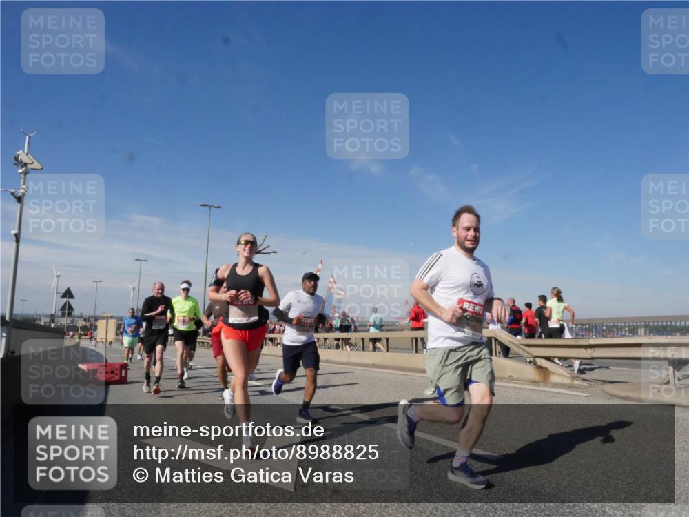 03.10.2025 - Köhlbrandbrückenlauf Matties Gatica Varas http://msf.ph/oto/8988825 03.10.2025 12:35:23 Position 2  meine-sportfotos.de