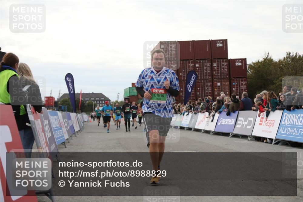 03.10.2025 - Köhlbrandbrückenlauf Yannick Fuchs http://msf.ph/oto/8988829 03.10.2025 16:12:52 Ziel 7153, 7154, 7211, 7321, 7341, 7354, 7358, 7443, 7457, 7482, 7653, 8292, 8294 meine-sportfotos.de
