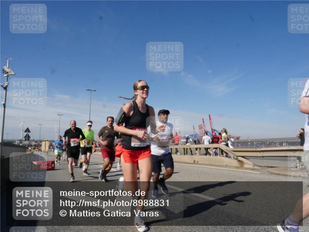 03.10.2025 - Köhlbrandbrückenlauf Matties Gatica Varas http://msf.ph/oto/8988831 03.10.2025 12:35:23 Position 2  meine-sportfotos.de