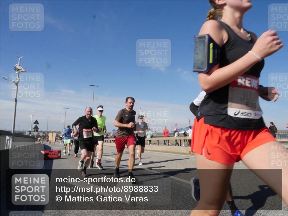 03.10.2025 - Köhlbrandbrückenlauf Matties Gatica Varas http://msf.ph/oto/8988833 03.10.2025 12:35:24 Position 2 6769 meine-sportfotos.de