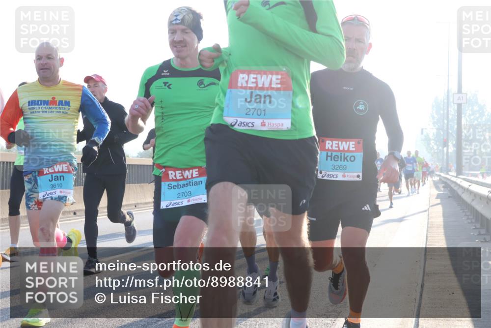 03.10.2025 - Köhlbrandbrückenlauf Luisa Fischer http://msf.ph/oto/8988841 03.10.2025 10:12:02 Position 3 2, 112, 26, 2, 3610, 2703, 2701, 1, 3269 meine-sportfotos.de