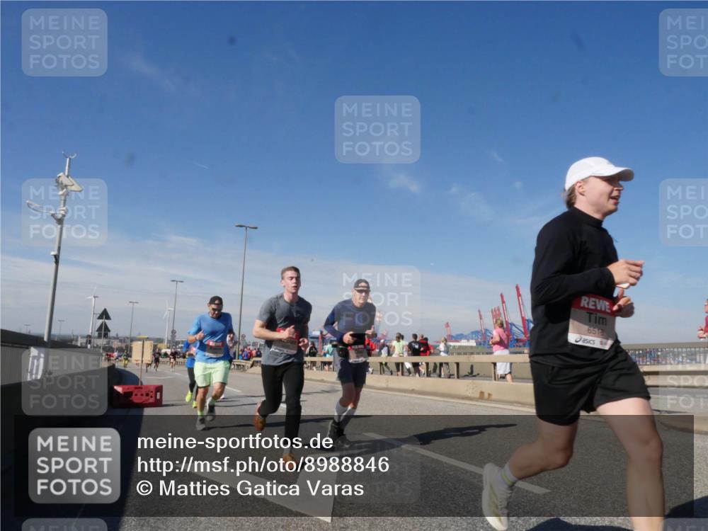 03.10.2025 - Köhlbrandbrückenlauf Matties Gatica Varas http://msf.ph/oto/8988846 03.10.2025 12:35:26 Position 2 6518 meine-sportfotos.de