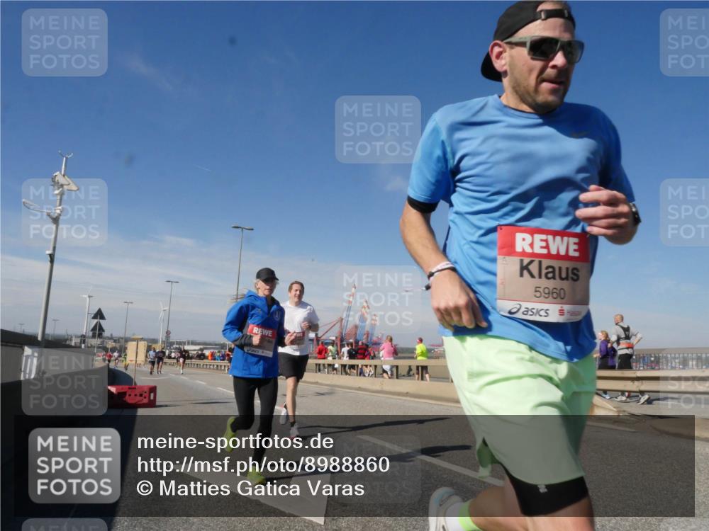 03.10.2025 - Köhlbrandbrückenlauf Matties Gatica Varas http://msf.ph/oto/8988860 03.10.2025 12:35:28 Position 2 5960 meine-sportfotos.de