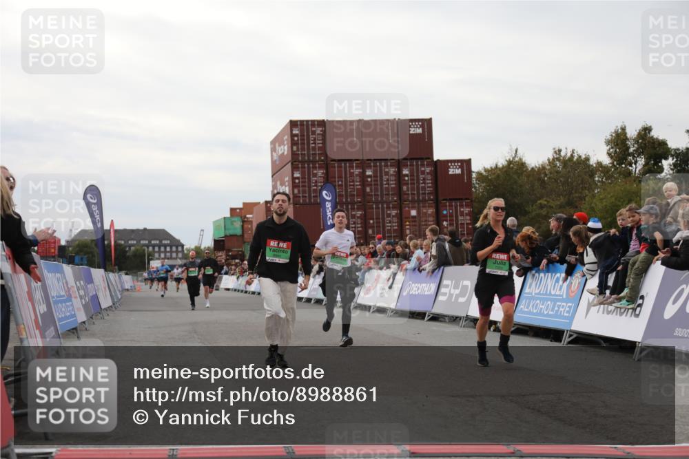 03.10.2025 - Köhlbrandbrückenlauf Yannick Fuchs http://msf.ph/oto/8988861 03.10.2025 16:00:49 Ziel 7223, 7522, 7561, 7584, 7600, 8676, 8883, 8940, 9736 meine-sportfotos.de