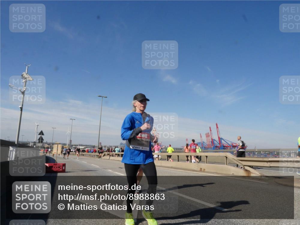 03.10.2025 - Köhlbrandbrückenlauf Matties Gatica Varas http://msf.ph/oto/8988863 03.10.2025 12:35:28 Position 2 5669 meine-sportfotos.de