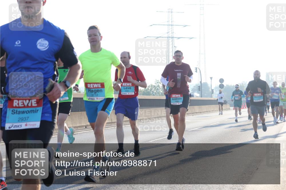 03.10.2025 - Köhlbrandbrückenlauf Luisa Fischer http://msf.ph/oto/8988871 03.10.2025 10:12:04 Position 3 5, 70, 2937, 3712, 3491, 1090 meine-sportfotos.de