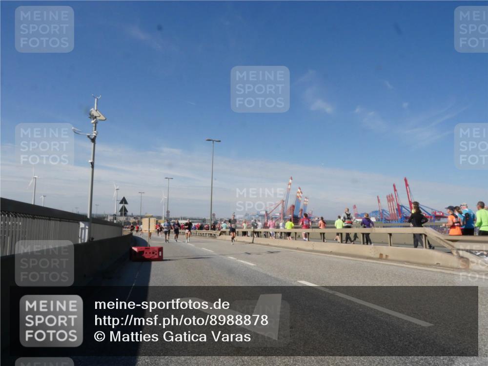 03.10.2025 - Köhlbrandbrückenlauf Matties Gatica Varas http://msf.ph/oto/8988878 03.10.2025 12:35:30 Position 2  meine-sportfotos.de
