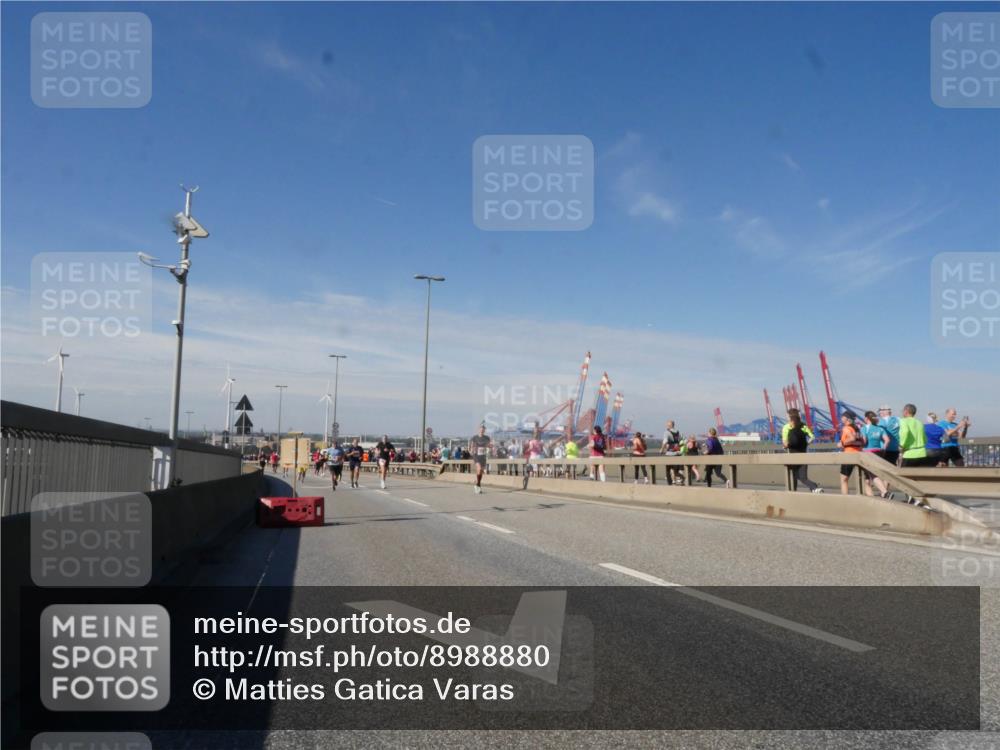 03.10.2025 - Köhlbrandbrückenlauf Matties Gatica Varas http://msf.ph/oto/8988880 03.10.2025 12:35:31 Position 2  meine-sportfotos.de